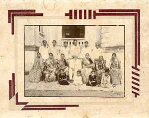 Family-photo-india/thumb/Rana-Family-at-Limbdi-thumb.jpg