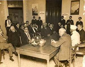 Prominent-Degnitaries/Ranaji-meeting-with-Pandit-MadanMOhanMalaviya/thumb/With-Pandit-Madan-Mohan-Malaviyaji-at-Paris-2-Thumb.jpg