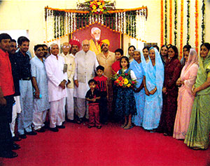 Protrait-of-Ranaji-at-Circuit-House/thumb/Rana-Family-with-L.K.jpg