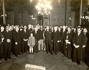 Ranaji-in-a-group-photograph-in-fuction-in-Paris/thumb/scan0003.jpg